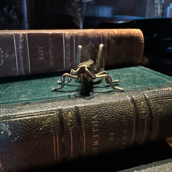 Solid Brass Grasshopper Cricket Vintage-style Sculpture Desk Decor - Picture 6 of 11